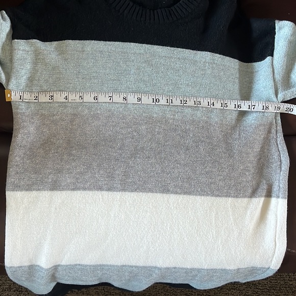 Color Block Mini Sweater Dress size medium - Picture 7 of 10